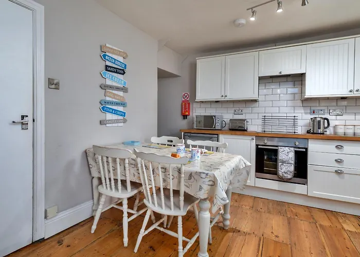 Finest Retreats - The Gulls Nest * Whitby